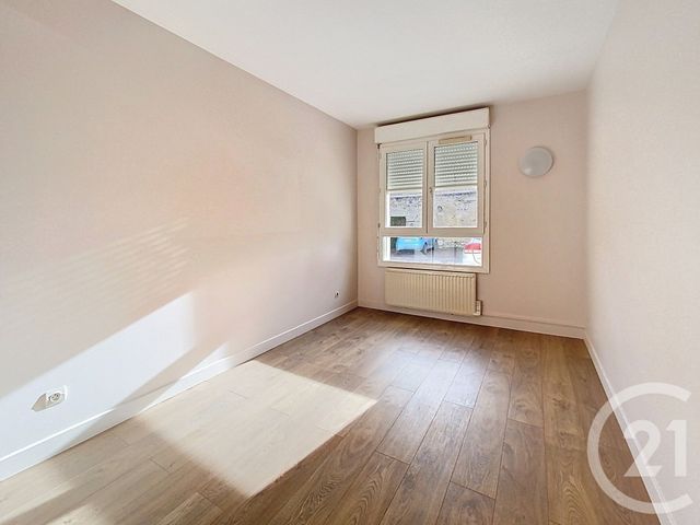 Appartement F4 à louer - 4 pièces - 91.36 m2 - SENLIS - 60 - PICARDIE - Century 21 Agence Saint-Pierre