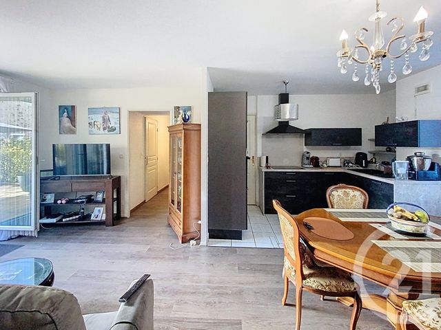 Appartement F3 à vendre - 3 pièces - 63.0 m2 - SENLIS - 60 - PICARDIE - Century 21 Agence Saint-Pierre