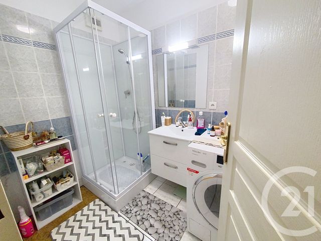 Appartement F3 à vendre - 3 pièces - 63.0 m2 - SENLIS - 60 - PICARDIE - Century 21 Agence Saint-Pierre