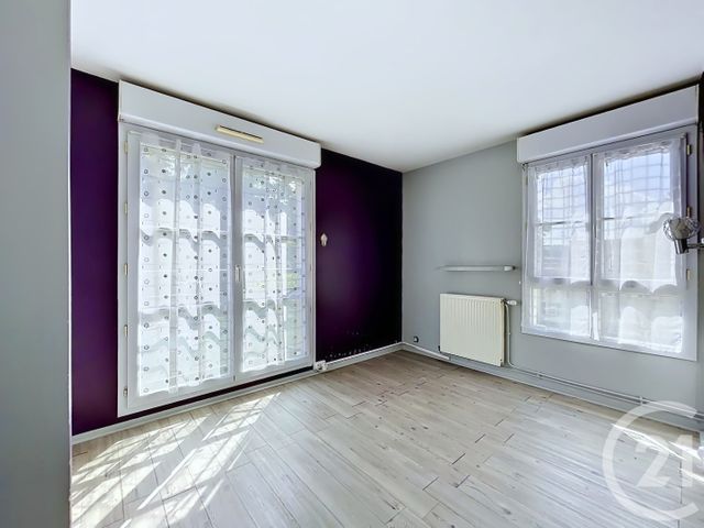 Appartement F3 à vendre - 3 pièces - 59.0 m2 - LA CHAPELLE EN SERVAL - 60 - PICARDIE - Century 21 Agence Saint-Pierre