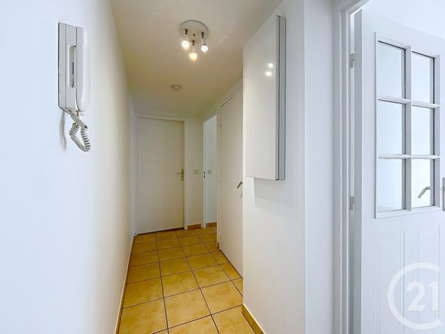 Appartement F3 à vendre - 3 pièces - 59.0 m2 - LA CHAPELLE EN SERVAL - 60 - PICARDIE - Century 21 Agence Saint-Pierre