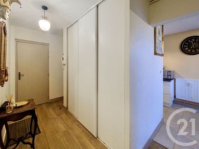 Appartement F3 à louer - 3 pièces - 84.12 m2 - SENLIS - 60 - PICARDIE - Century 21 Agence Saint-Pierre