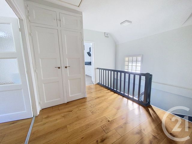 Appartement F4 à louer - 4 pièces - 130.86 m2 - SENLIS - 60 - PICARDIE - Century 21 Agence Saint-Pierre