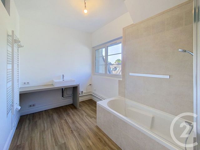 Appartement F4 à louer - 4 pièces - 130.86 m2 - SENLIS - 60 - PICARDIE - Century 21 Agence Saint-Pierre