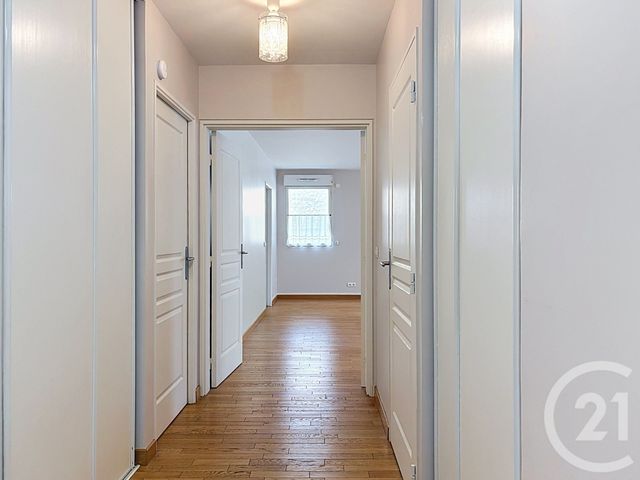 Appartement T4 à vendre - 5 pièces - 100.0 m2 - SENLIS - 60 - PICARDIE - Century 21 Agence Saint-Pierre