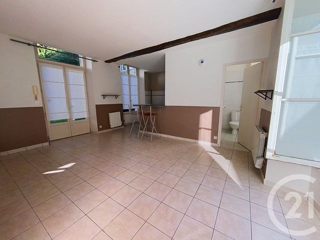 Appartement Studio à louer - 1 pièce - 29.0 m2 - SENLIS - 60 - PICARDIE - Century 21 Agence Saint-Pierre