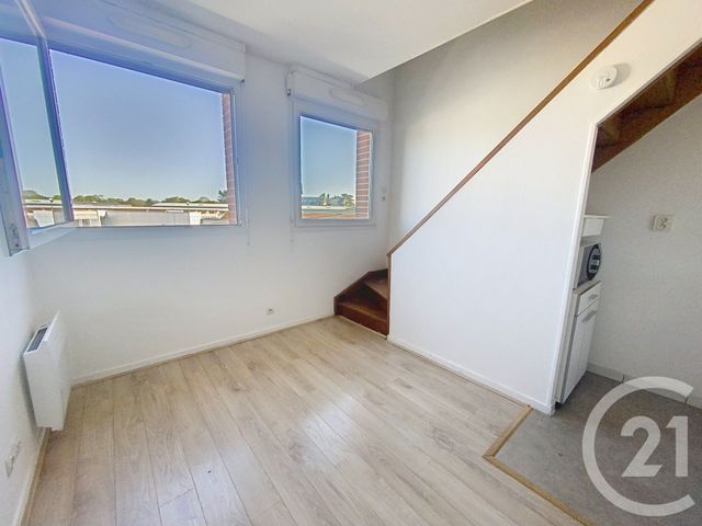 Appartement Duplex à louer - 2 pièces - 20.7 m2 - SENLIS - 60 - PICARDIE - Century 21 Agence Saint-Pierre