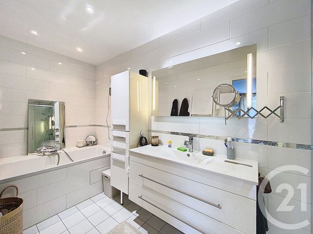 Appartement F5 à vendre - 5 pièces - 121.56 m2 - SENLIS - 60 - PICARDIE - Century 21 Agence Saint-Pierre