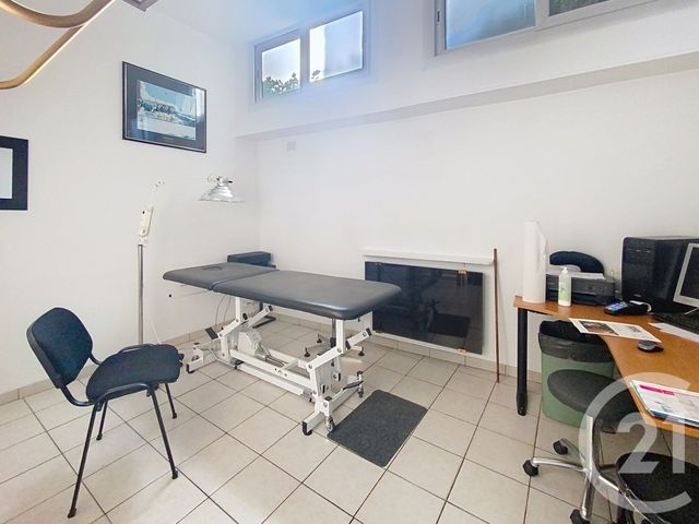 Appartement Local à vendre - 2 pièces - 43.0 m2 - SENLIS - 60 - PICARDIE - Century 21 Agence Saint-Pierre