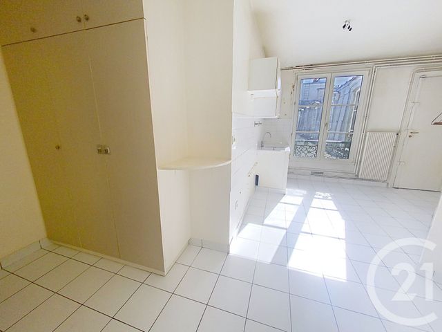 Appartement F2 à vendre - 2 pièces - 71.4 m2 - PARIS - 75010 - ILE-DE-FRANCE - Century 21 Agence Saint-Pierre