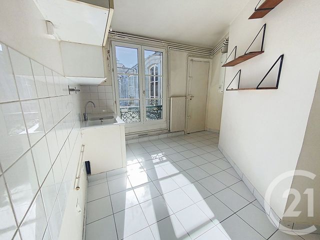 Appartement F2 à vendre - 2 pièces - 71.4 m2 - PARIS - 75010 - ILE-DE-FRANCE - Century 21 Agence Saint-Pierre