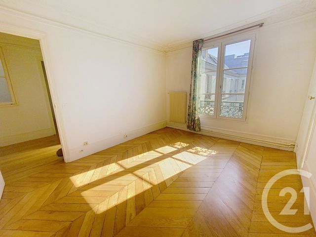 Appartement F2 à vendre - 2 pièces - 71.4 m2 - PARIS - 75010 - ILE-DE-FRANCE - Century 21 Agence Saint-Pierre