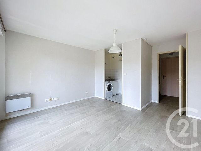 Appartement F1 à vendre - 1 pièce - 24.0 m2 - SENLIS - 60 - PICARDIE - Century 21 Agence Saint-Pierre