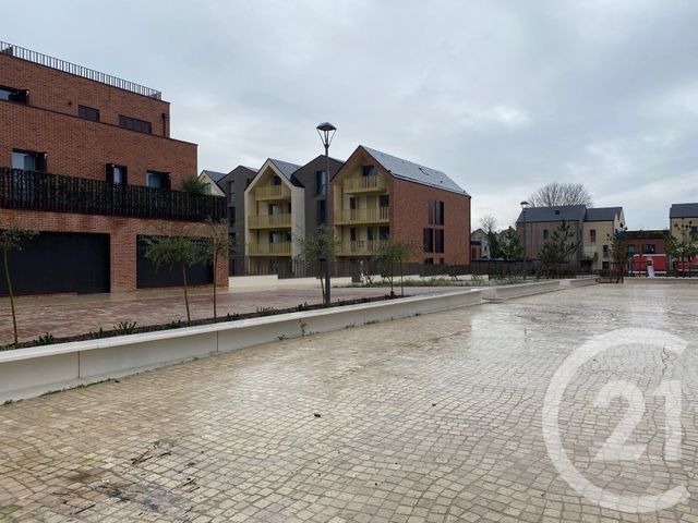 Parking à louer SENLIS